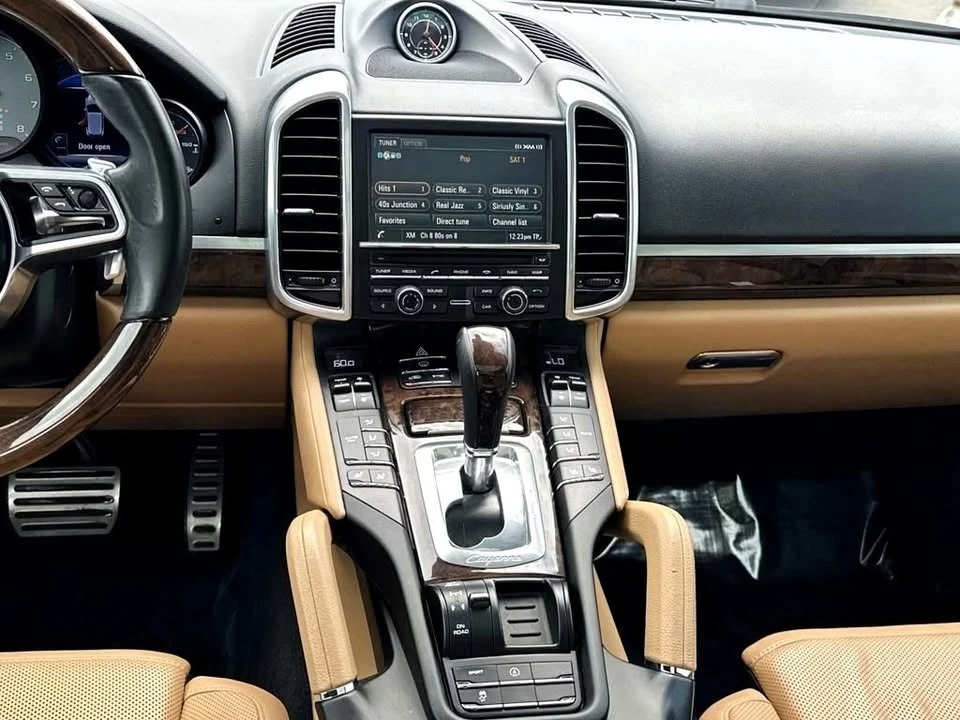 2016 Porsche 958 Cayenne S - Image 14 of 17