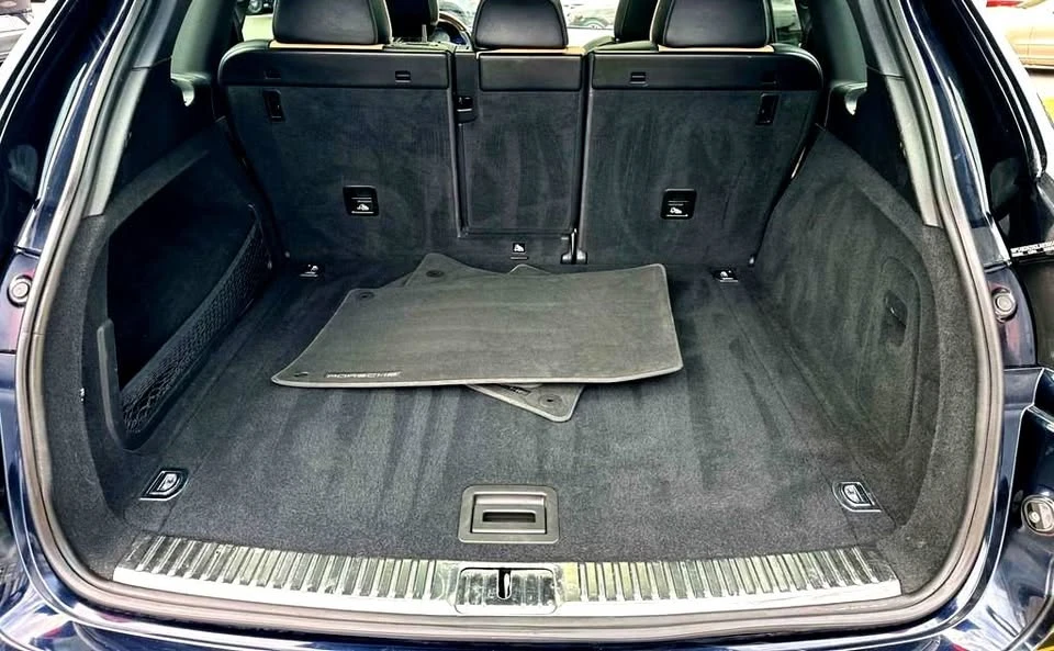 2016 Porsche 958 Cayenne S - Image 10 of 17