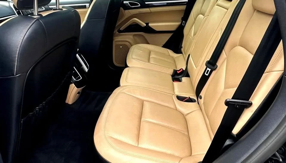 2016 Porsche 958 Cayenne S - Image 11 of 17