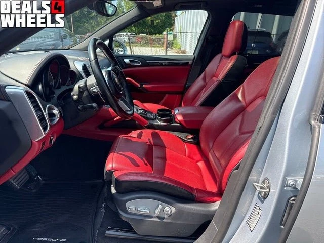 2016 Porsche 958 Cayenne S - Image 9 of 20
