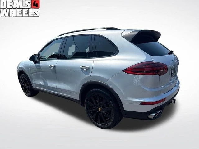 2016 Porsche 958 Cayenne S - Image 3 of 20