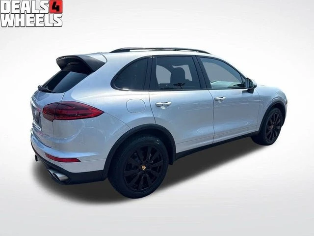 2016 Porsche 958 Cayenne S - Image 5 of 20