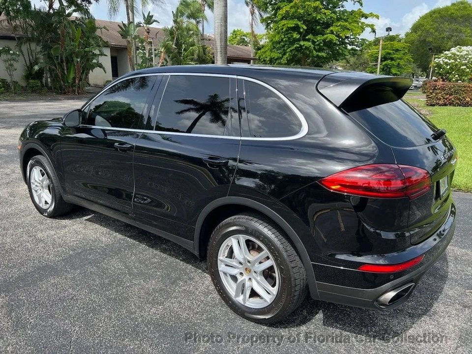 2016 Porsche 958 Cayenne S - Image 3 of 12