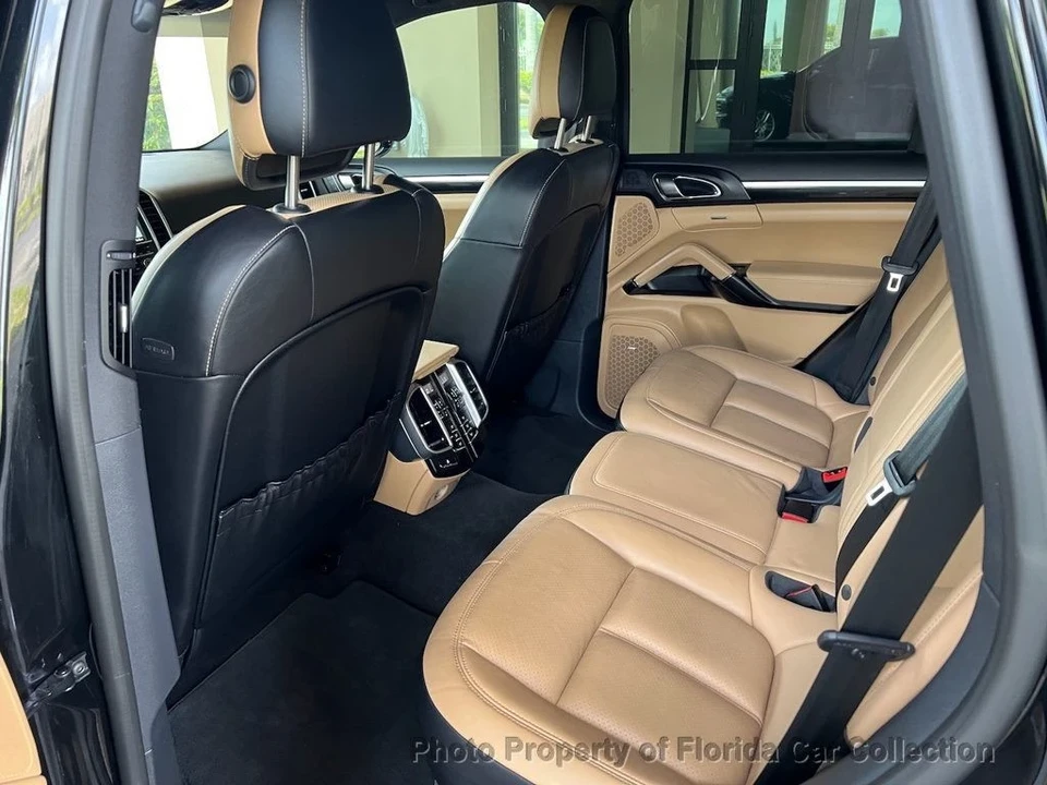 2016 Porsche 958 Cayenne S - Image 9 of 12