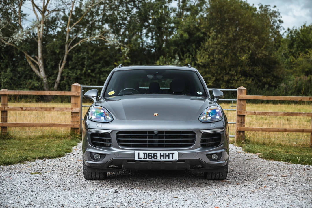 2016 Porsche 958 Cayenne Diesel - Image 2 of 31