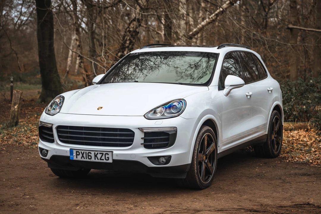 2016 Porsche 958 Cayenne Diesel - Image 2 of 31