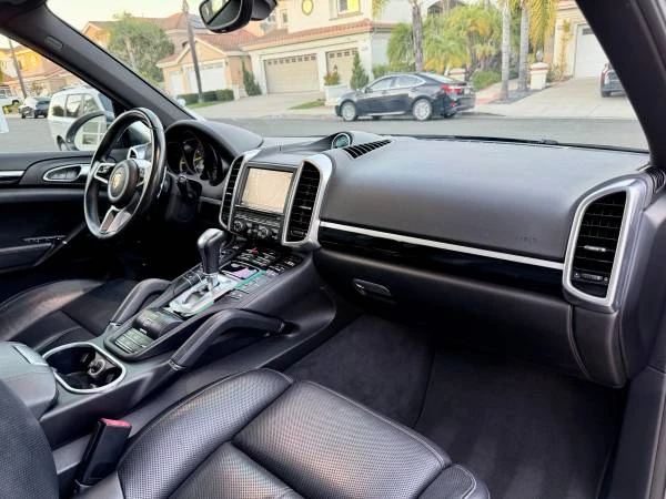 2016 Porsche 958 Cayenne - Image 16 of 21