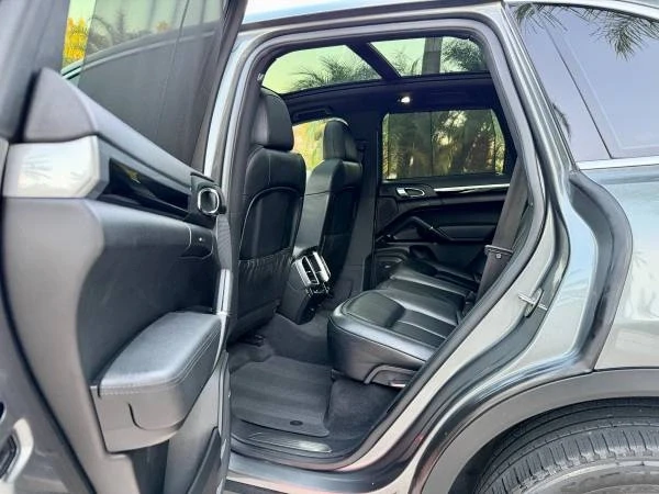 2016 Porsche 958 Cayenne S - Image 13 of 21
