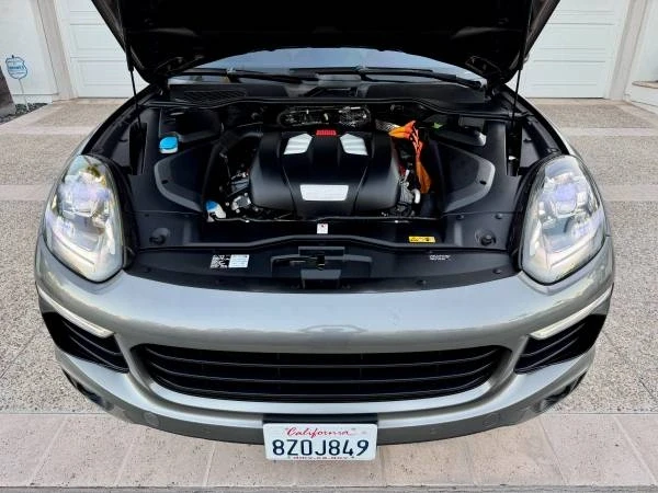 2016 Porsche 958 Cayenne S - Image 10 of 21