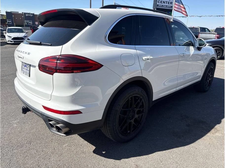 2016 Porsche 958 Cayenne - Image 5 of 17