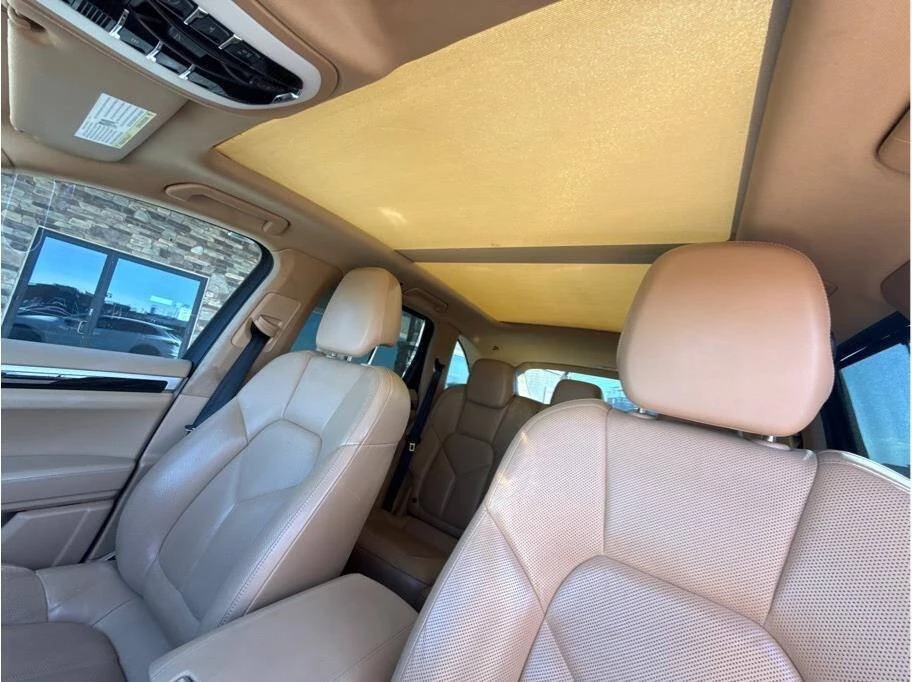 2016 Porsche 958 Cayenne - Image 11 of 17
