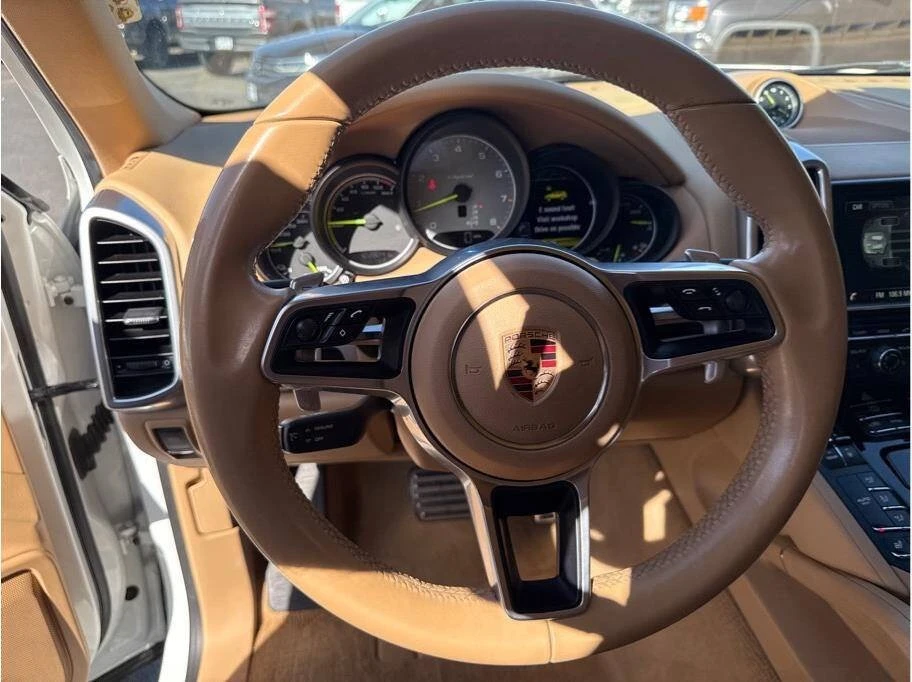 2016 Porsche 958 Cayenne - Image 12 of 17