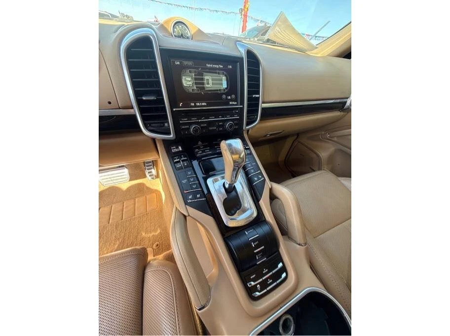 2016 Porsche 958 Cayenne - Image 13 of 17