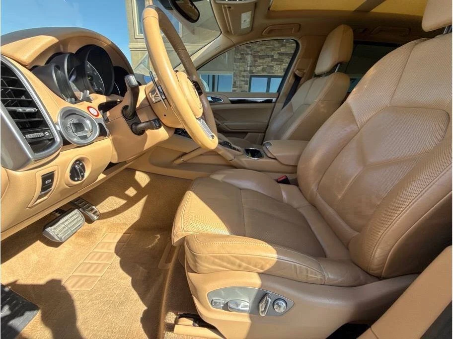 2016 Porsche 958 Cayenne - Image 10 of 17
