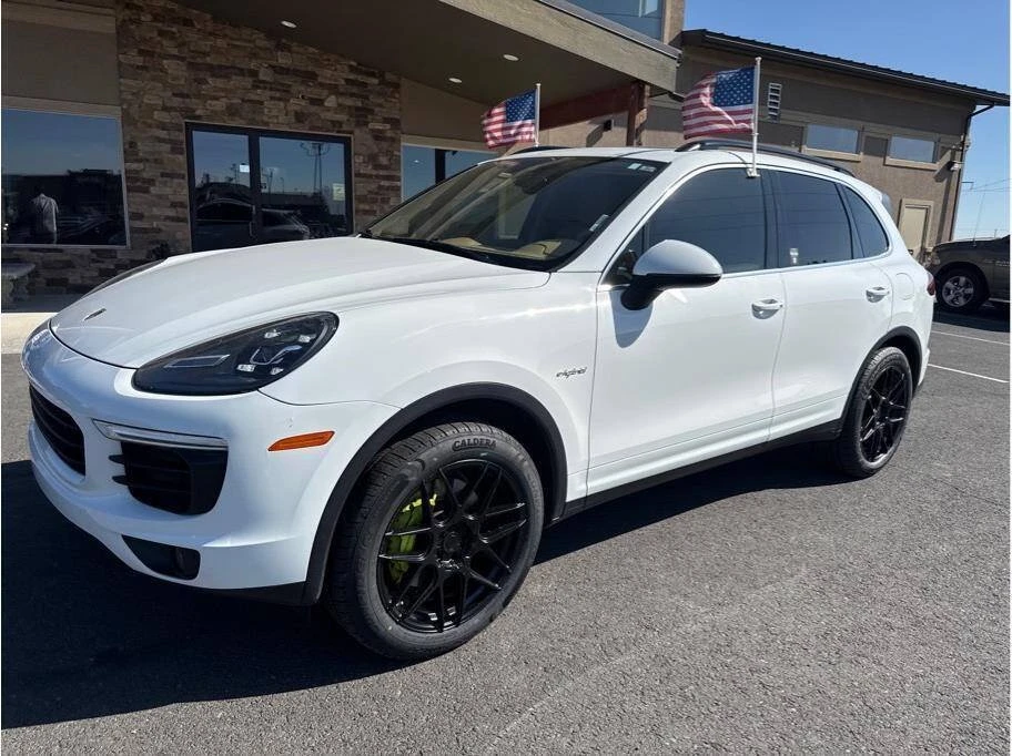 2016 Porsche 958 Cayenne - Image 2 of 17