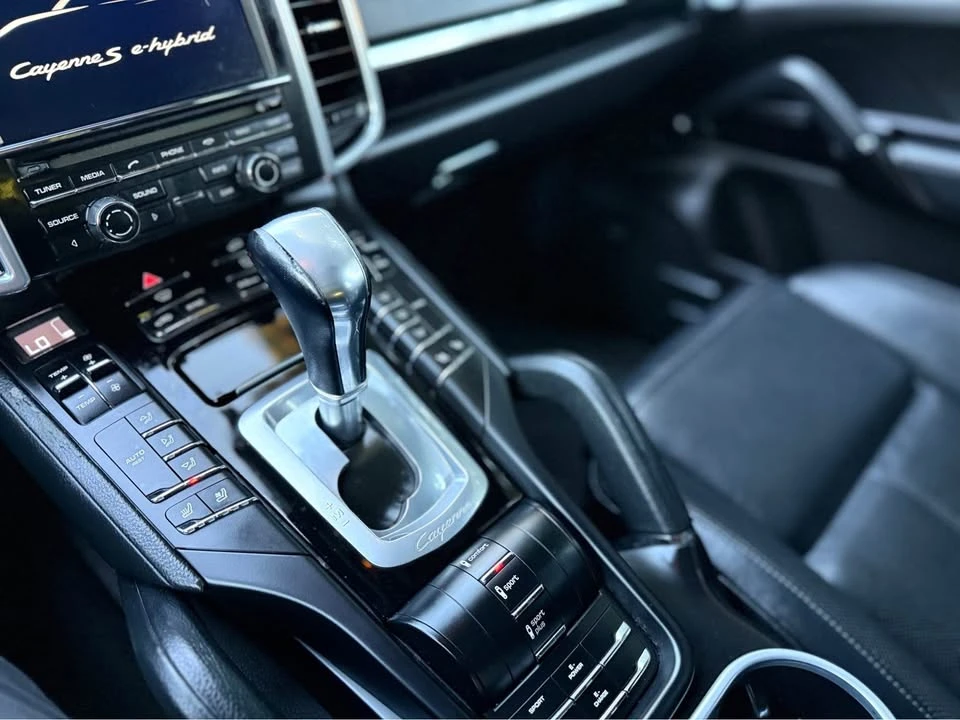 2016 Porsche 958 Cayenne - Image 12 of 13