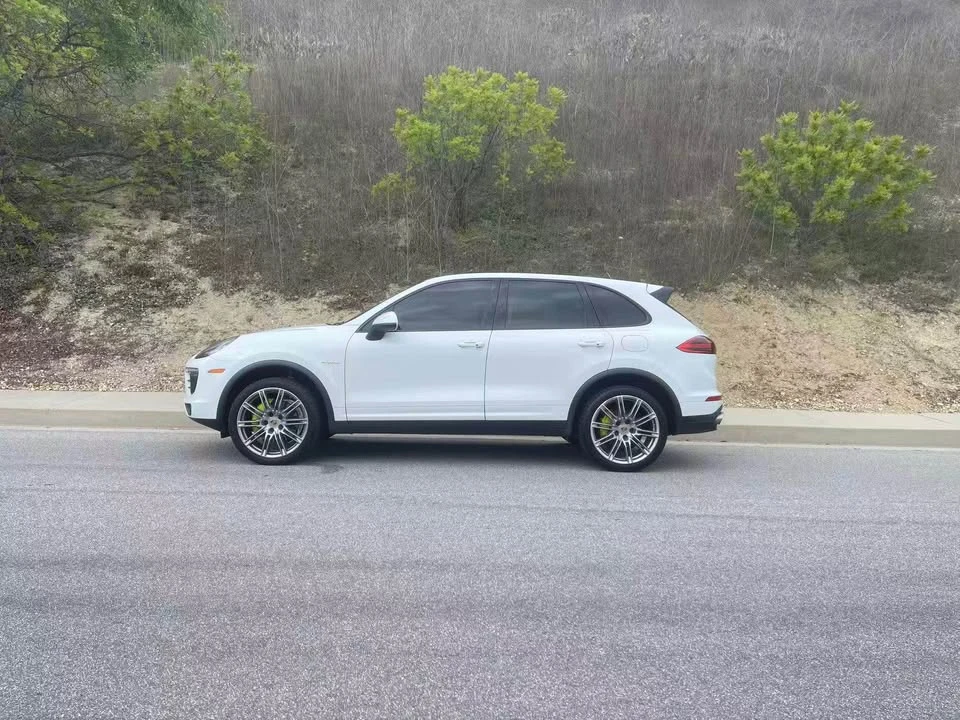 2016 Porsche 958 Cayenne - Image 3 of 6