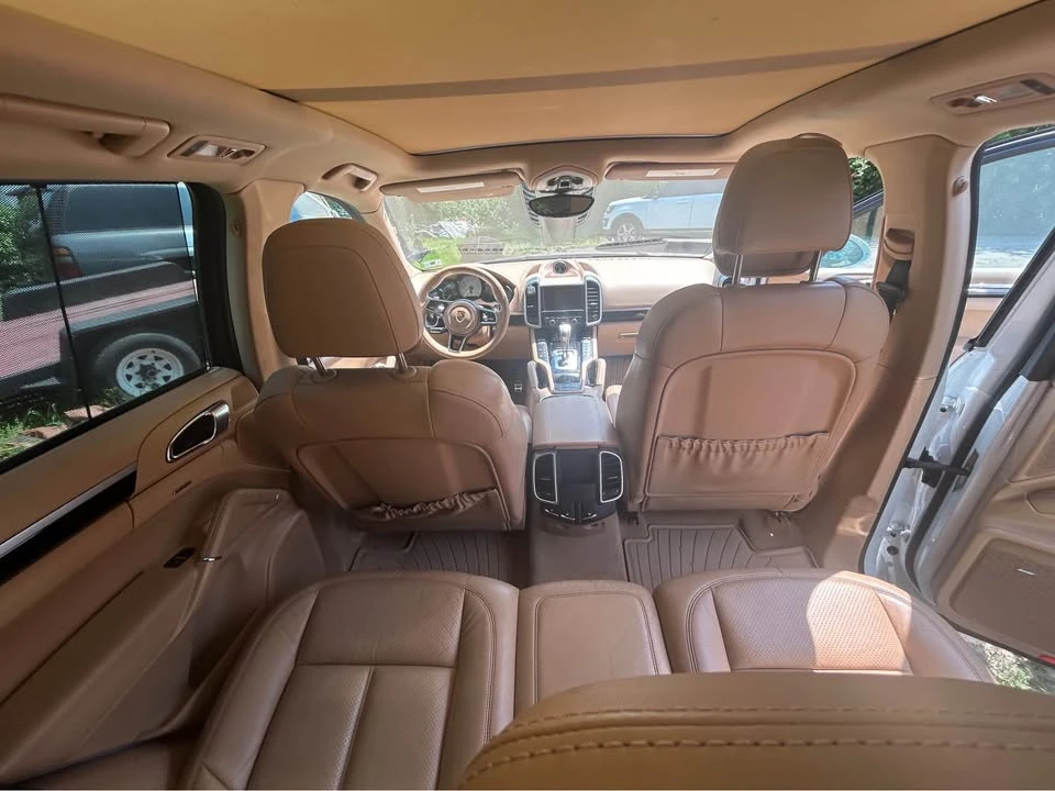 2016 Porsche 958 Cayenne - Image 2 of 8