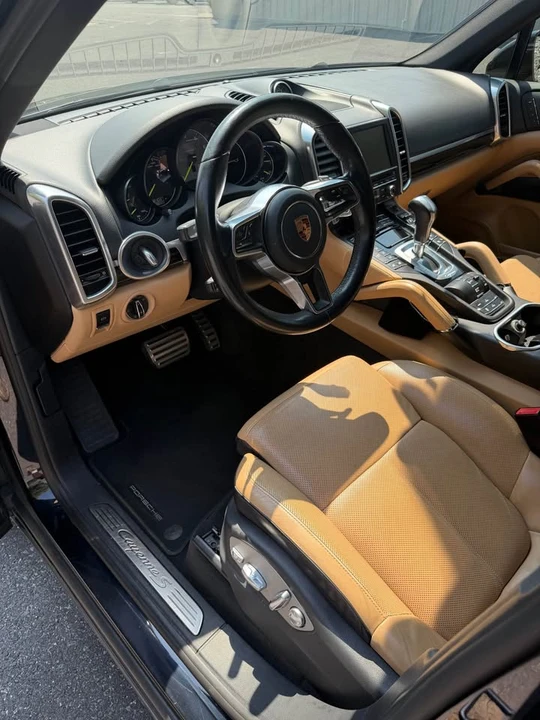 2016 Porsche 958 Cayenne - Image 10 of 20