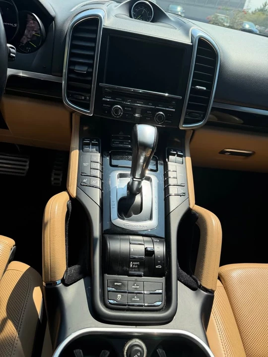 2016 Porsche 958 Cayenne - Image 14 of 20