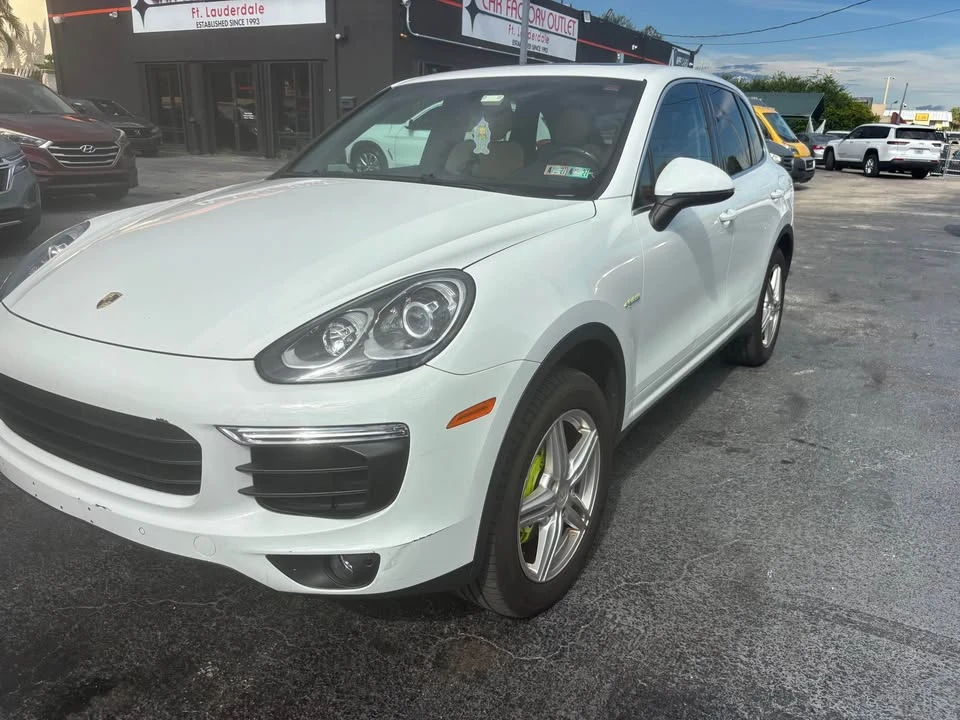 2016 Porsche 958 Cayenne - Image 3 of 9