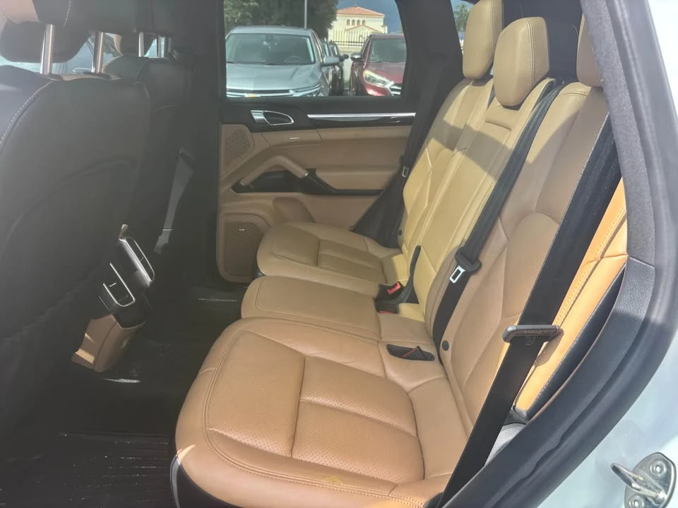 2016 Porsche 958 Cayenne - Image 6 of 9