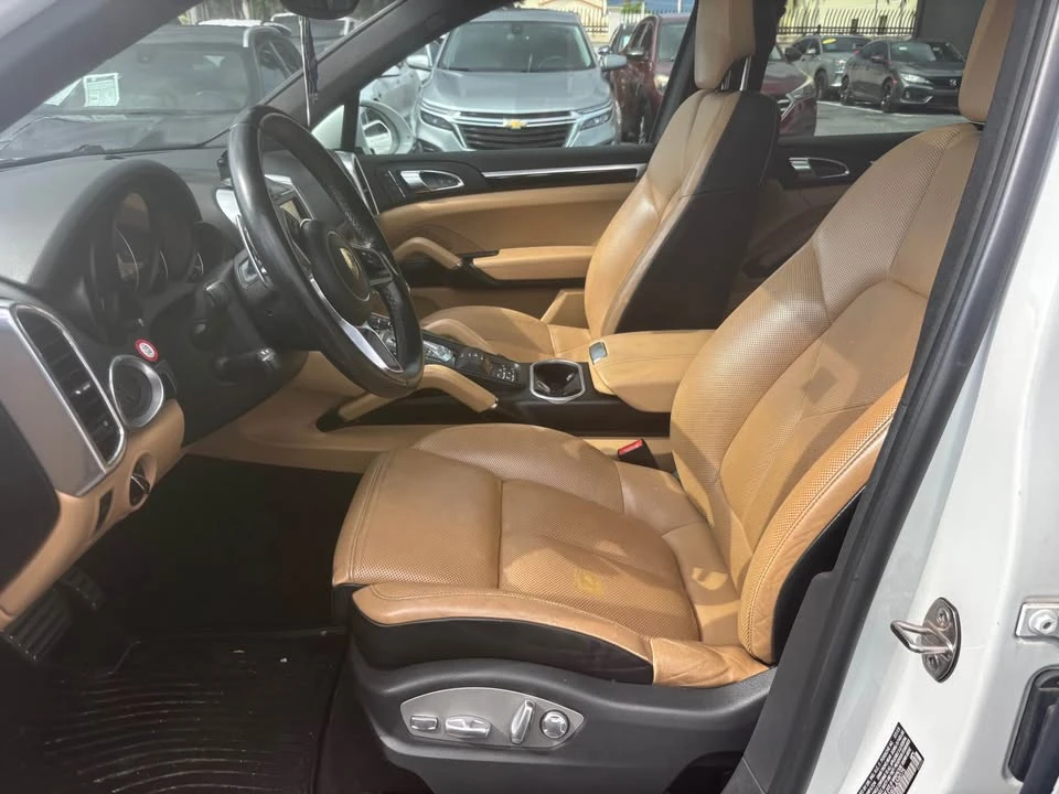 2016 Porsche 958 Cayenne - Image 5 of 9