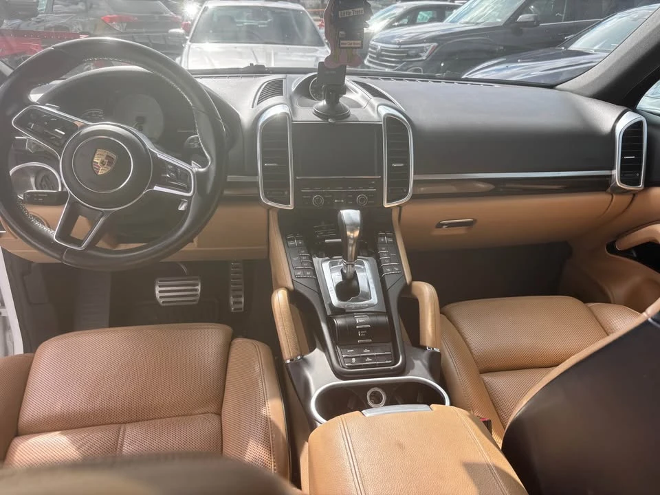 2016 Porsche 958 Cayenne - Image 7 of 9