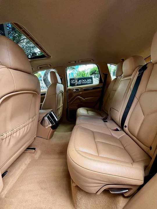 2016 Porsche 958 Cayenne - Image 13 of 18
