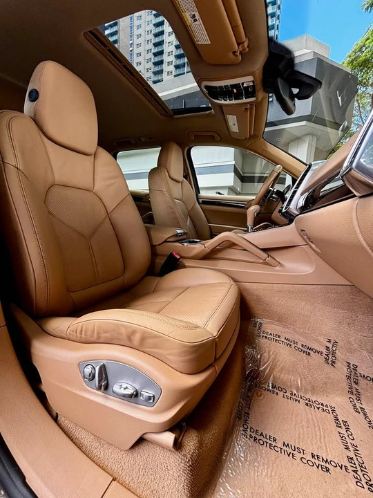 2016 Porsche 958 Cayenne - Image 12 of 18