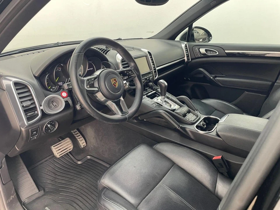 2016 Porsche 958 Cayenne S - Image 11 of 21