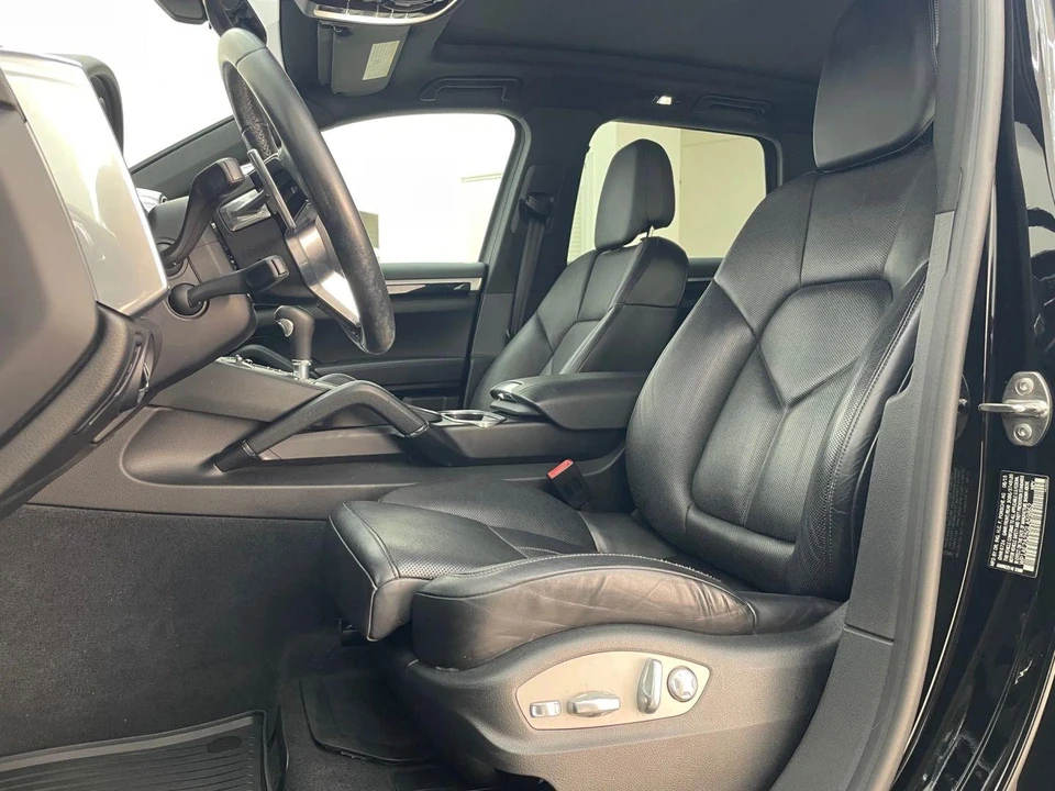 2016 Porsche 958 Cayenne - Image 12 of 31