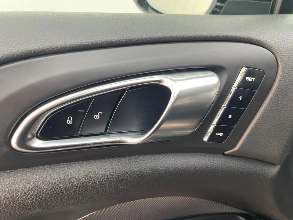 2016 Porsche 958 Cayenne - Image 13 of 31