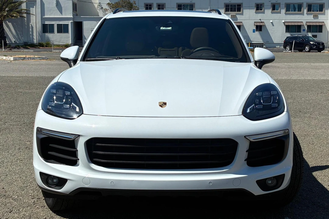2016 Porsche 958 Cayenne S - Image 2 of 31