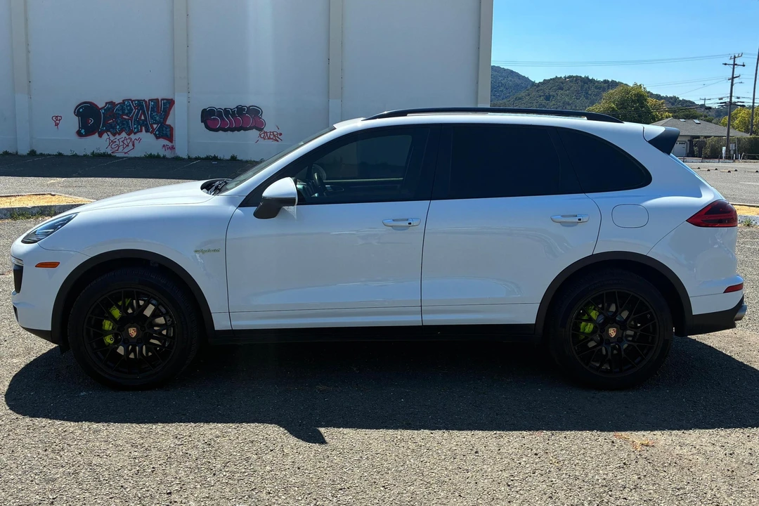 2016 Porsche 958 Cayenne S - Image 3 of 31