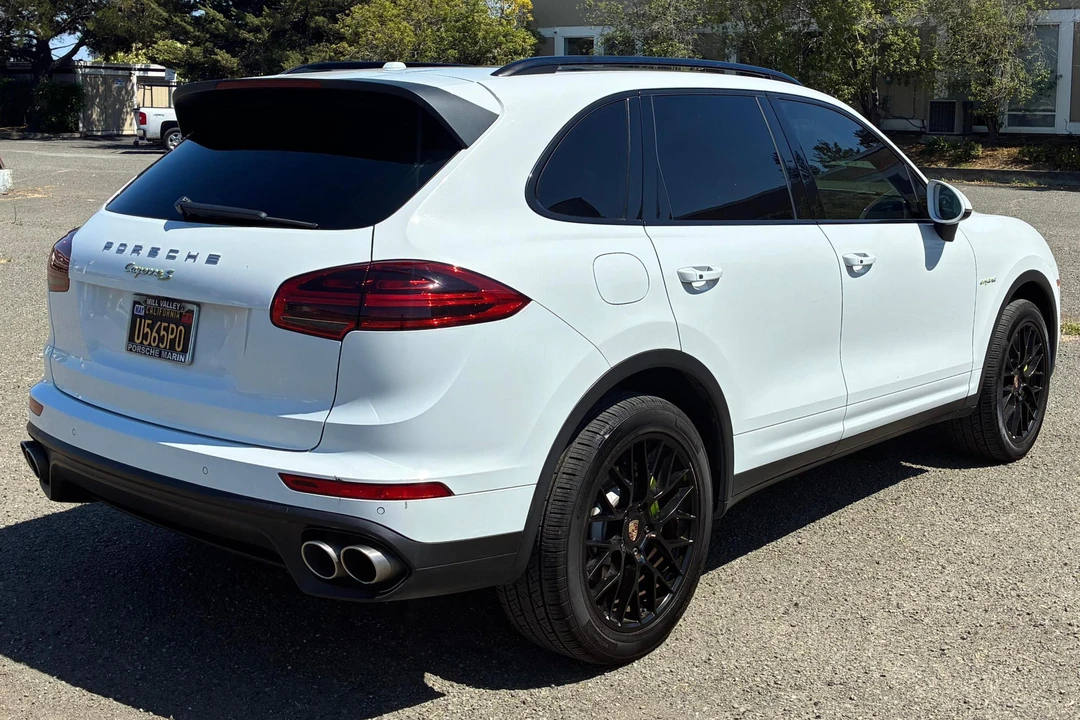 2016 Porsche 958 Cayenne S - Image 4 of 31