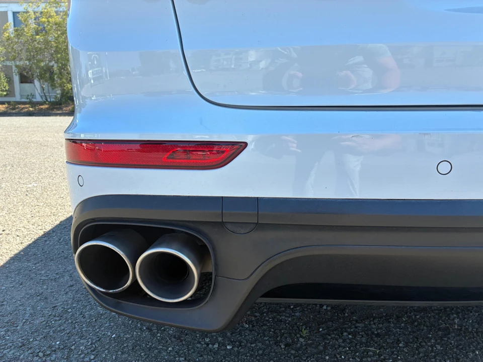2016 Porsche 958 Cayenne S - Image 18 of 31