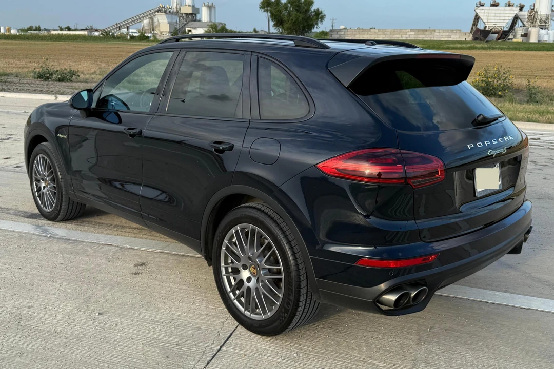 2016 Porsche 958 Cayenne S - Image 4 of 31