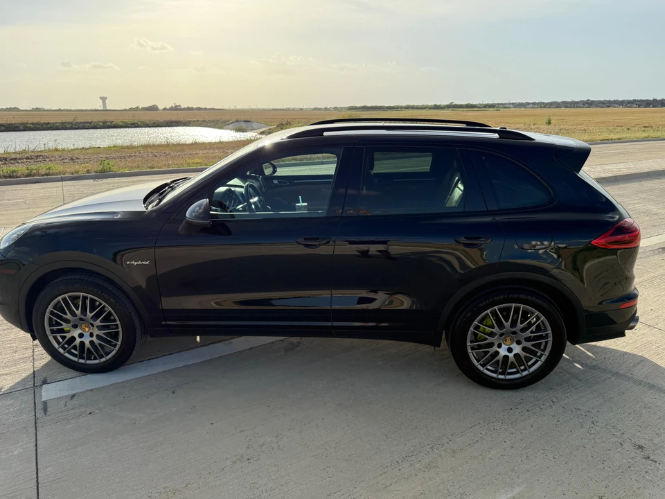 2016 Porsche 958 Cayenne S - Image 16 of 31