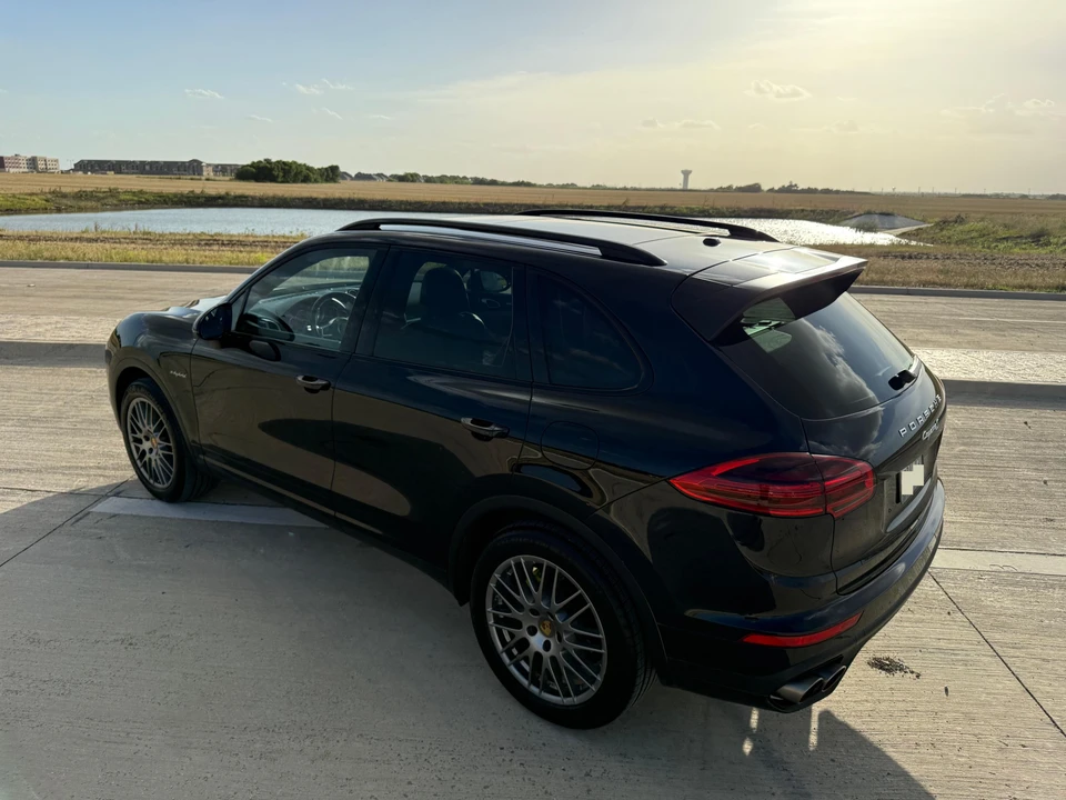 2016 Porsche 958 Cayenne S - Image 18 of 31
