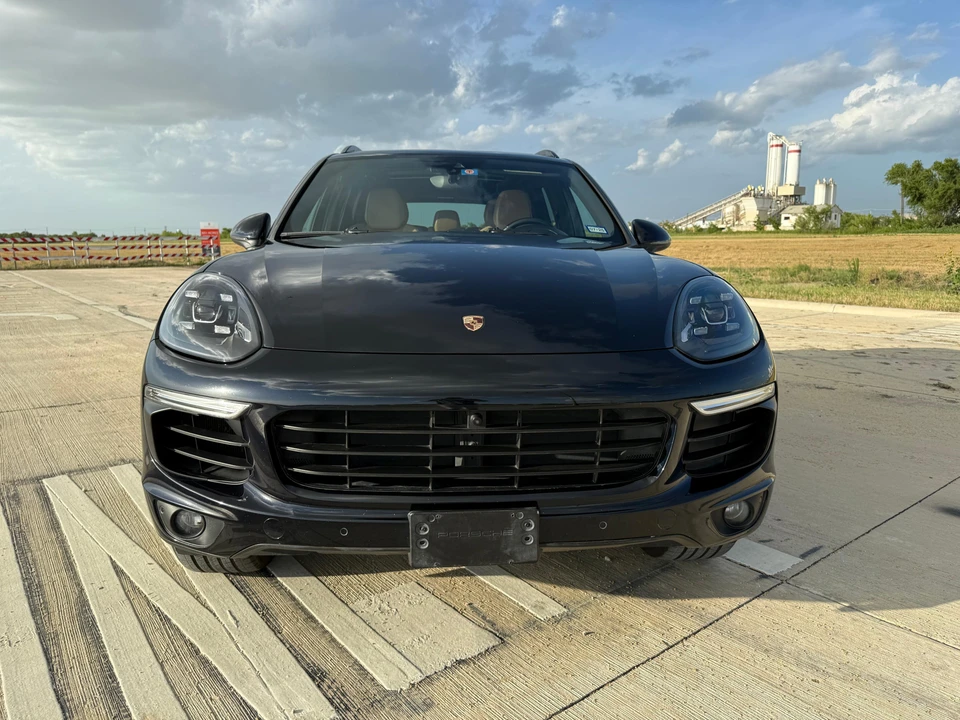 2016 Porsche 958 Cayenne S - Image 7 of 31