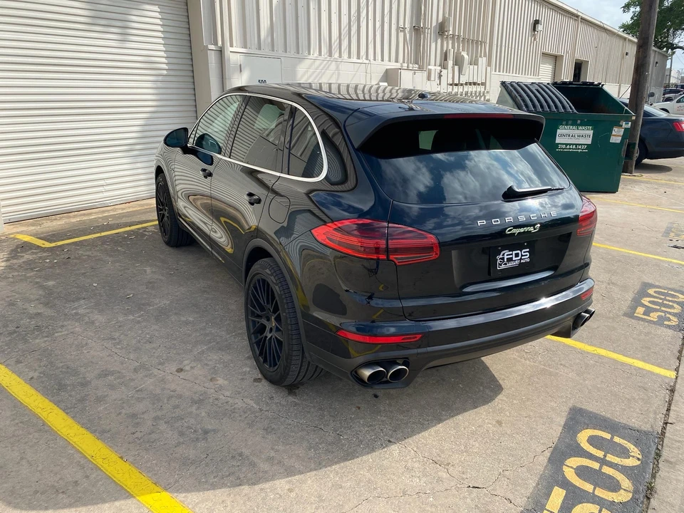 2016 Porsche 958 Cayenne S - Image 12 of 31