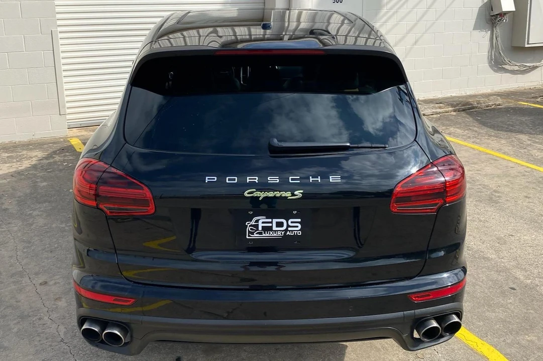 2016 Porsche 958 Cayenne S - Image 5 of 31