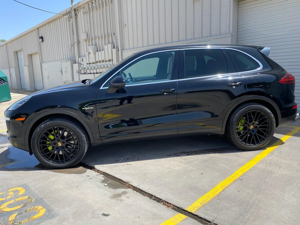 2016 Porsche 958 Cayenne S - Image 10 of 31