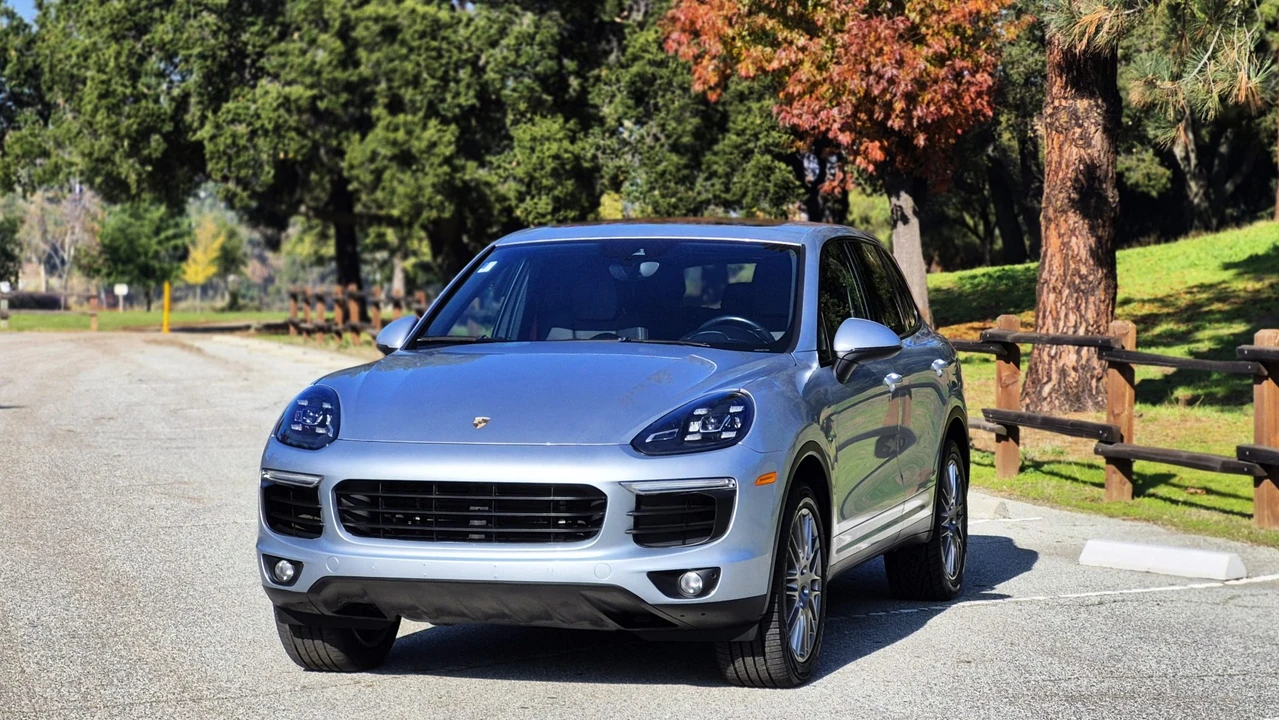 2016 Porsche 958 Cayenne S - Image 14 of 31