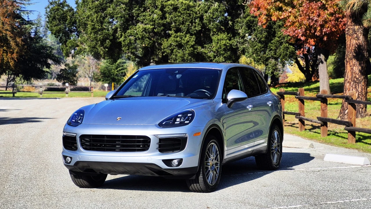 2016 Porsche 958 Cayenne S - Image 16 of 31