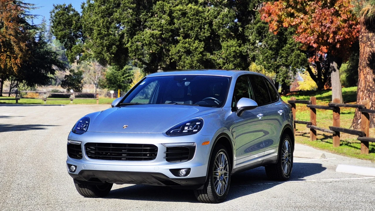 2016 Porsche 958 Cayenne S - Image 13 of 31