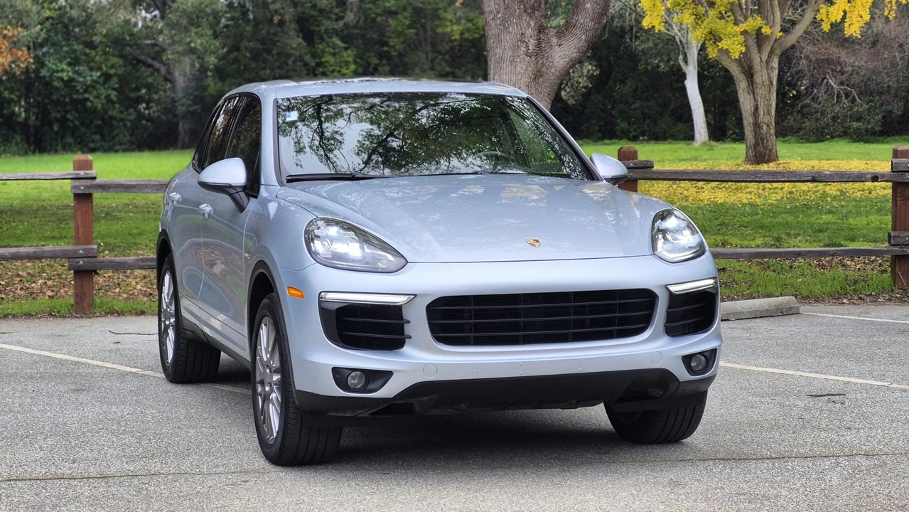 2016 Porsche 958 Cayenne S - Image 27 of 31
