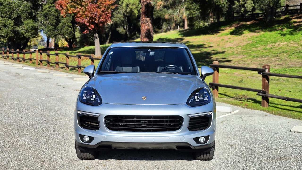2016 Porsche 958 Cayenne S - Image 18 of 31