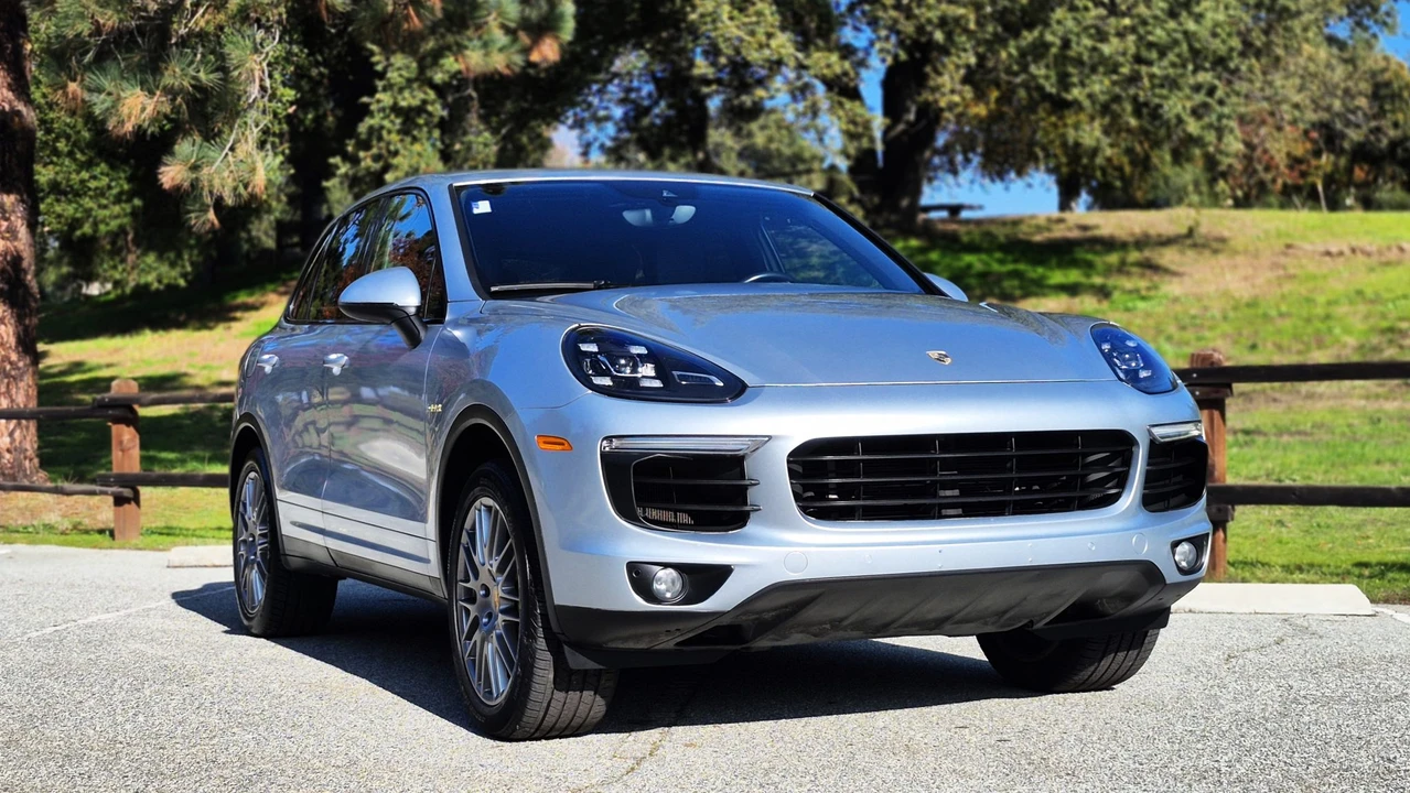 2016 Porsche 958 Cayenne S - Image 29 of 31